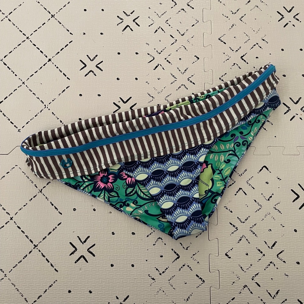 Maaji Swim reversible bikini bottom Large